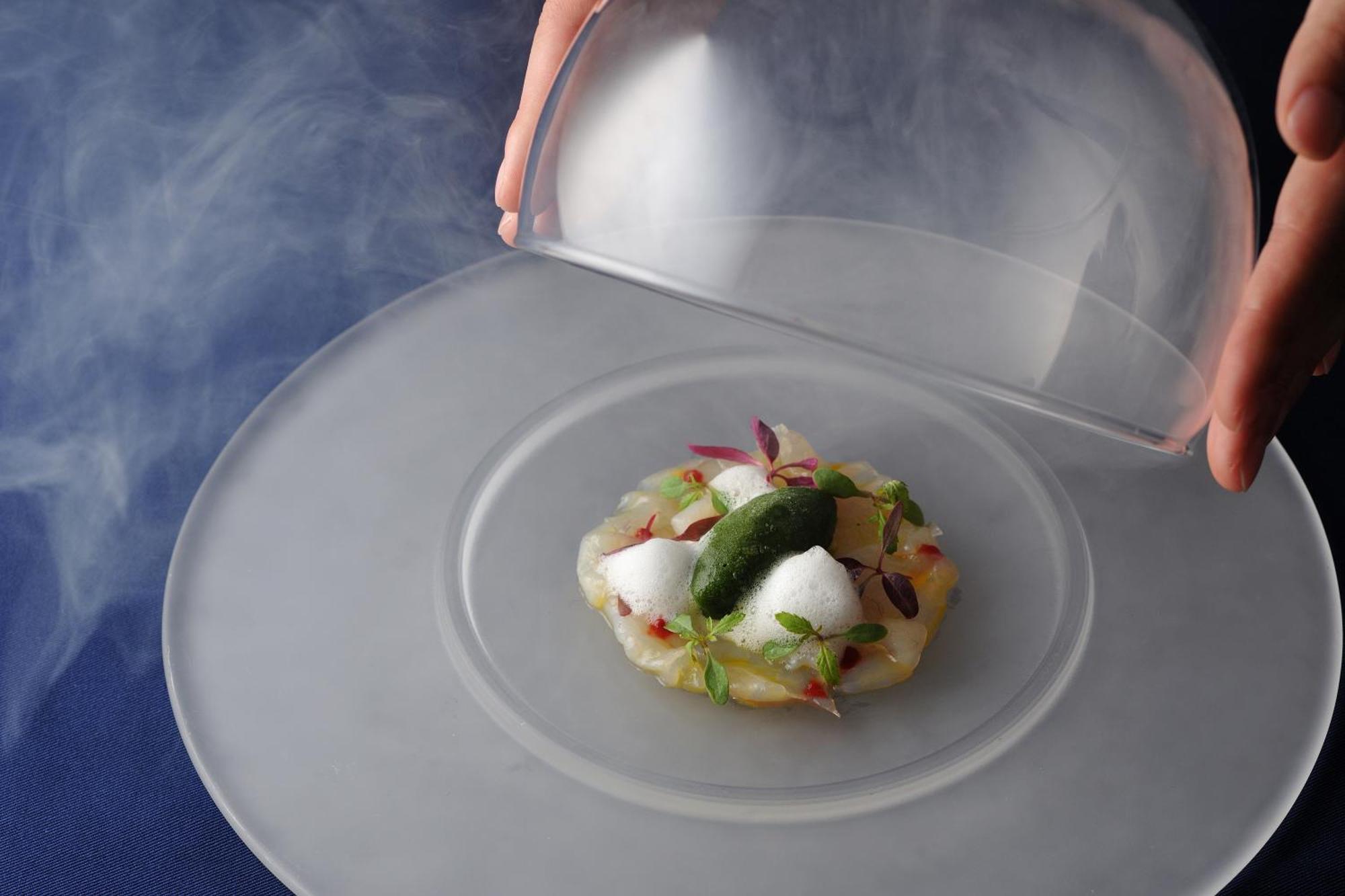 Omo7 Osaka By Hoshino Resorts Bagian luar foto A salad prepared with dry ice